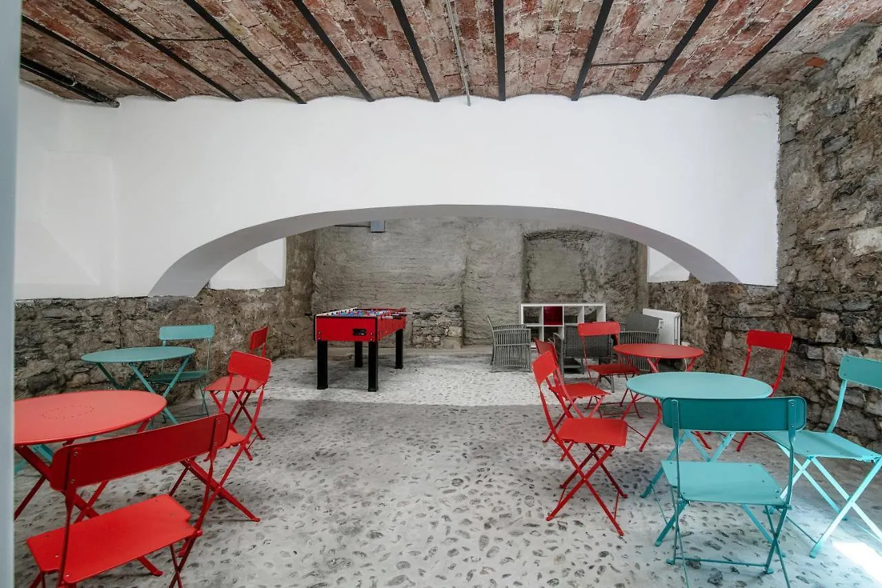Spazio 77 - The House Of Travelers Como Italy