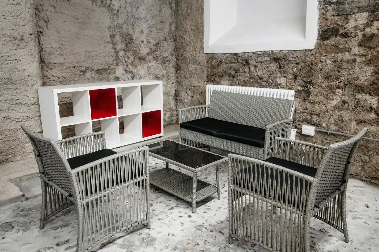 Spazio 77 - The House Of Travelers Como Guest house