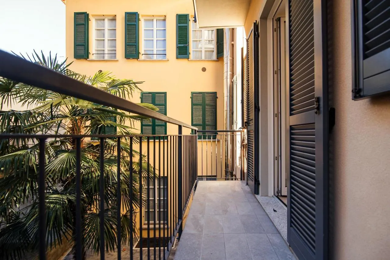 Spazio 77 - The House Of Travelers Como Italy