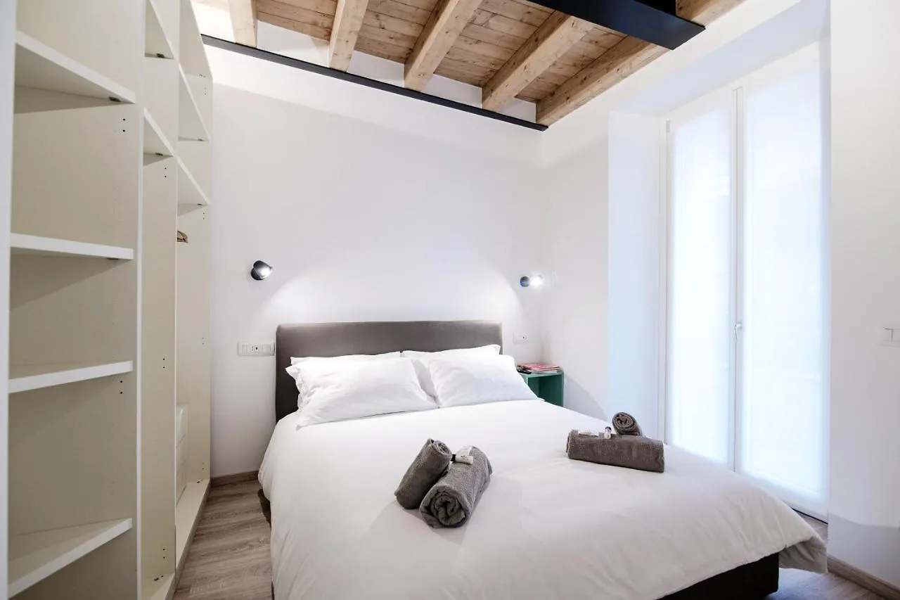 Spazio 77 - The House Of Travelers Como Guest house