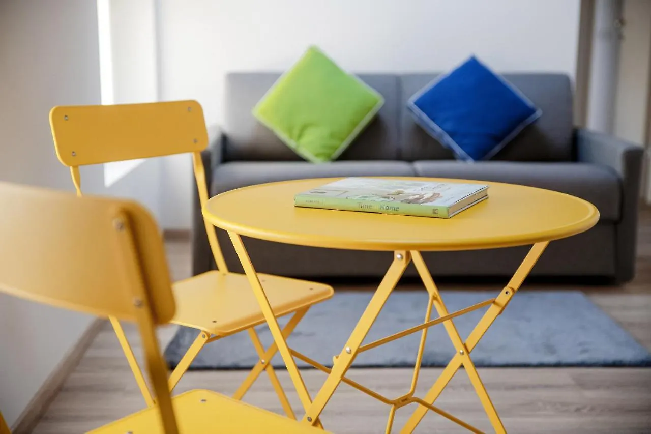 Spazio 77 - The House Of Travelers Como Guest house