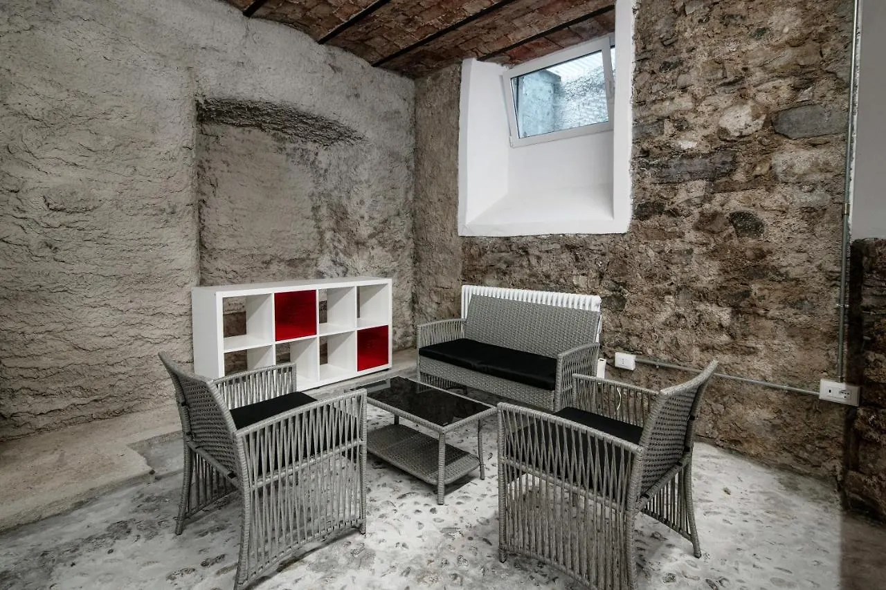 Guest house Spazio 77 - The House Of Travelers Como Italy